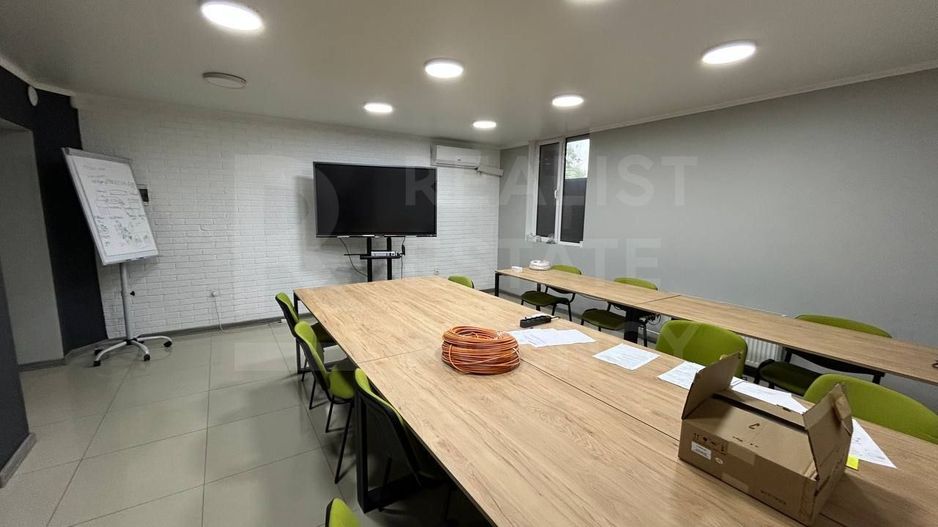 Vânzare, spațiu comercial, 370 mp, str. Mihai Viteazul, Bălți - Poză 2