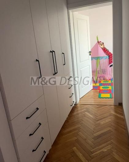 Apartament  4 camere cu Garaj si  loc parcare - Poză 6