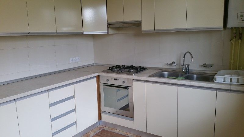 Casa de închiriat cu hală și curte generoasă – ideală pentru sediu fir - Poză 3