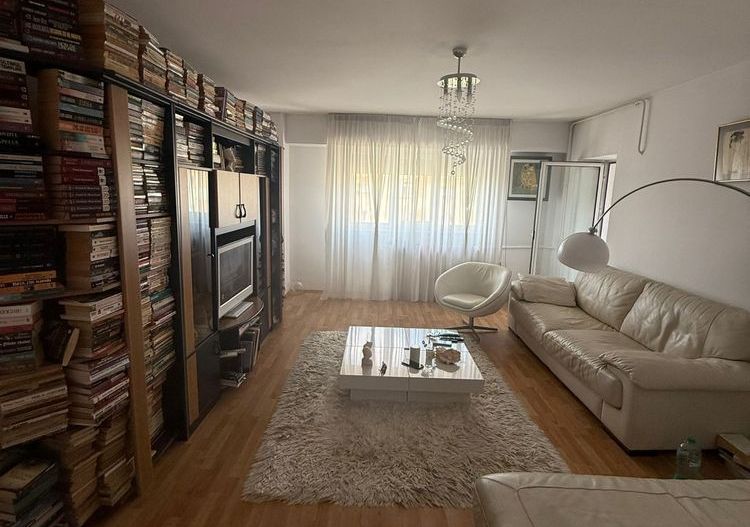 De vanzare Apartament 3 camere, Calea Calarasilor, Hyperion, CENTRAL - Poză 2