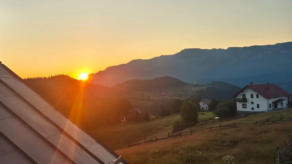 Exclusivitate- Casă rustică de închiriat în Fundata – Priveliște spectaculoasă - Poză 21