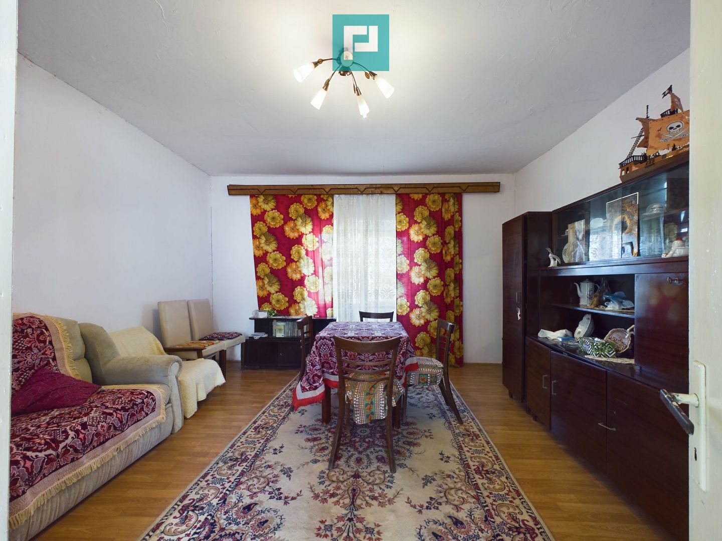 Casă cu teren generos de 2,880mp în Secusigiu - Poză 2