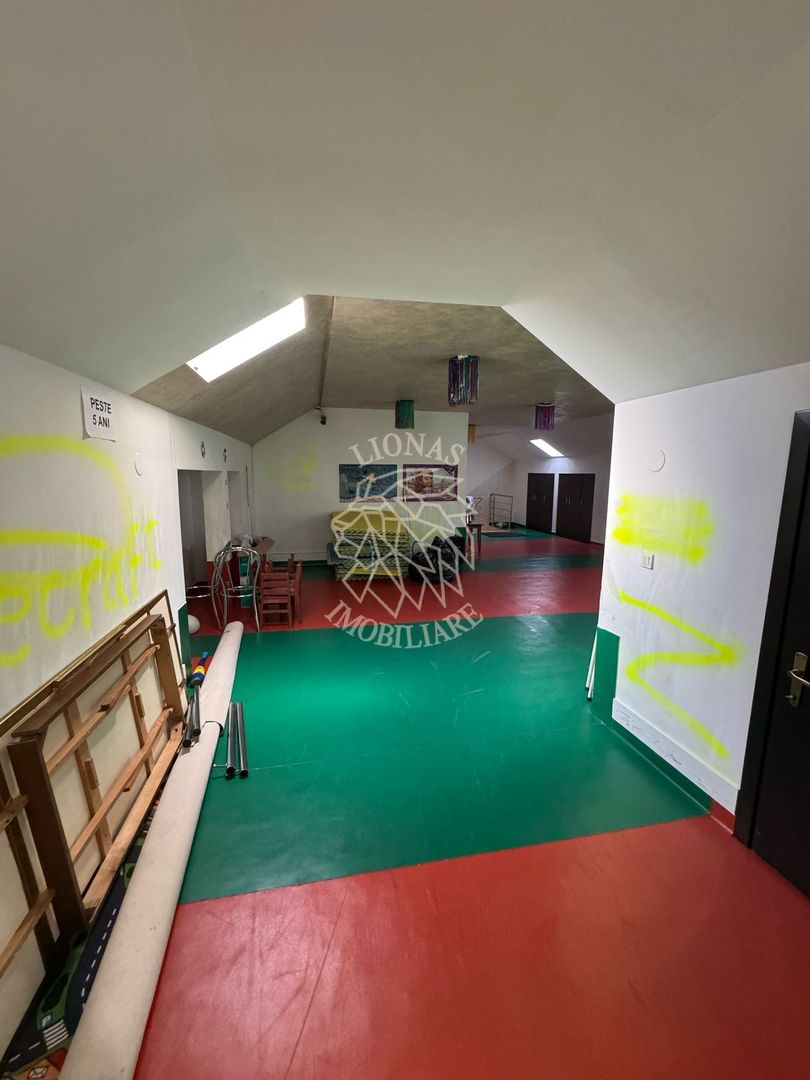 Spatiu comercial 80 mp-ideal spatiu de joaca,sala de curs-Central - Poză 3