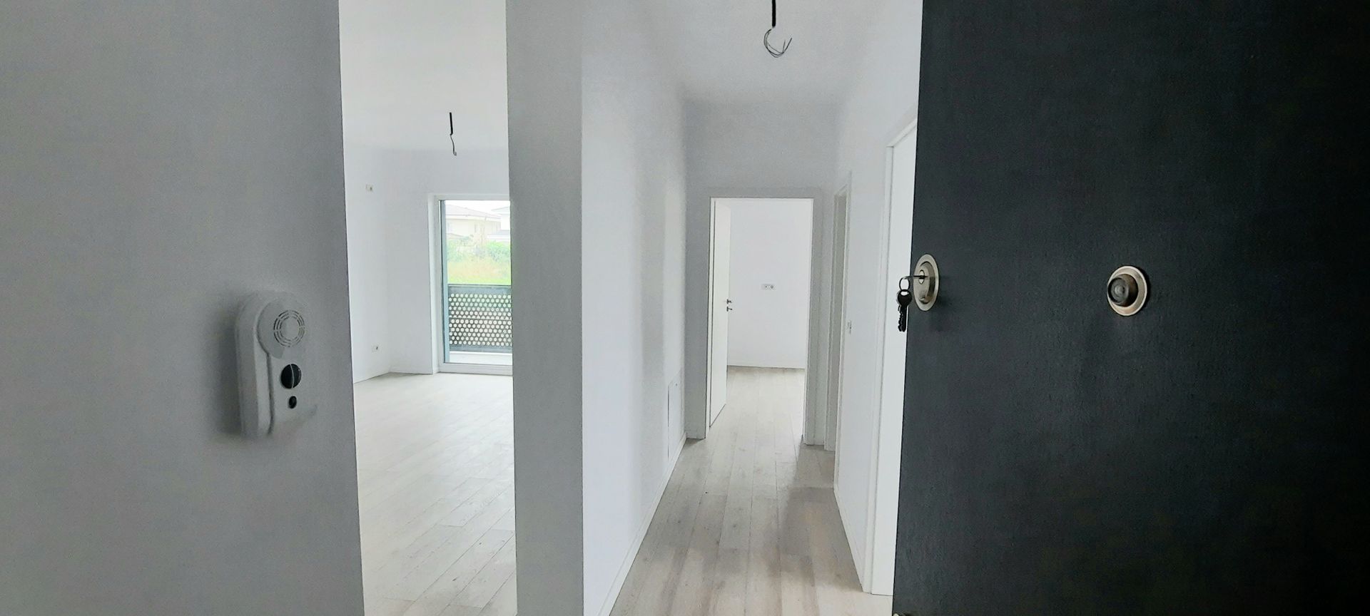 Apartament 2 camere cu curte proprie si loc de parcare - Poză 3