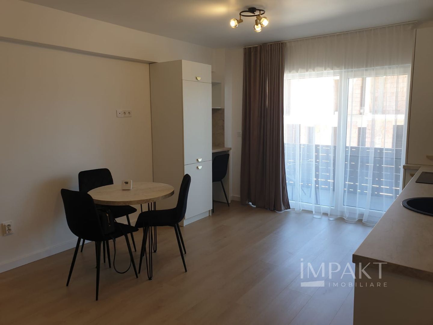 Apartament modern cu 2 camere & parcare subterana in Baciu zona Petrom - Poză 2