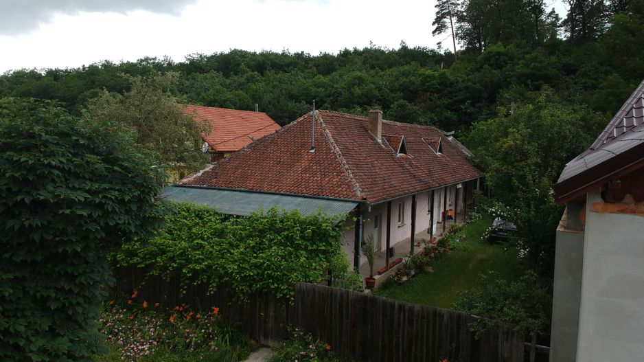Casă 4camere+teren 719 m²central lângă izvoare de ape minerală Vâlcele - Poză 1