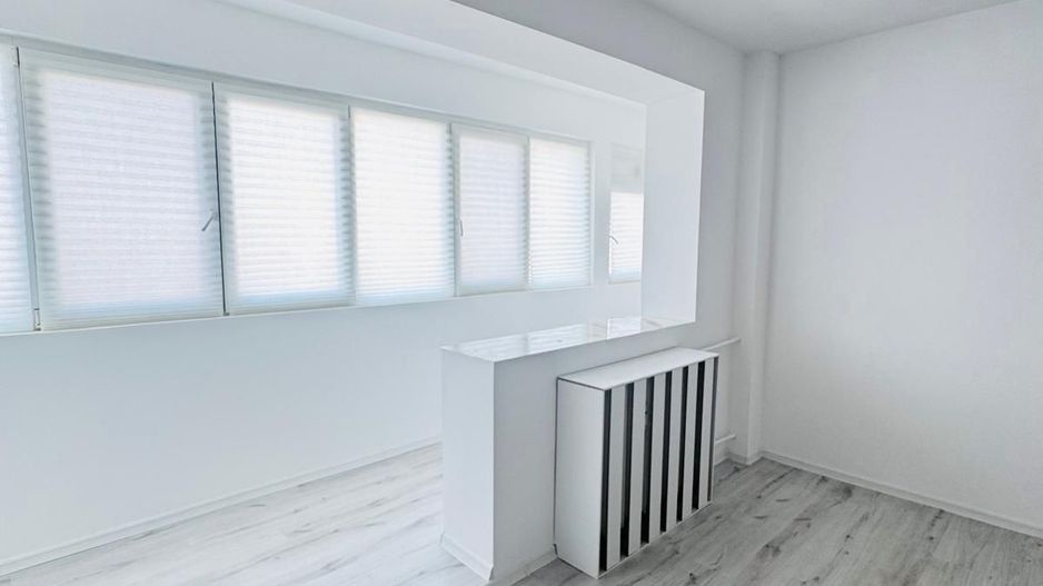 Vanzare apartament luminos de 3 camere, 2 balcoane in Titan-L. Rebreanu-RENOVAT - Poză 1