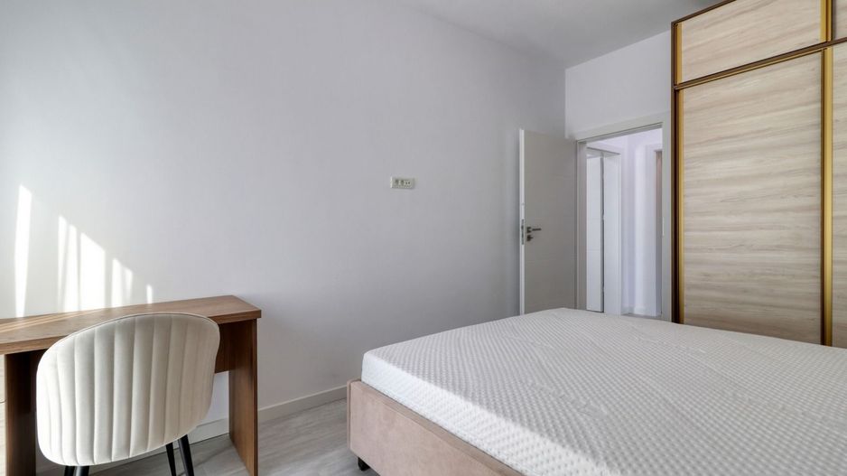 AP. 3 CAMERE DECEBAL, PRIMA INCHIRIERE, PARCARE, INCALZIRE PARDOSEALA - Poză 3