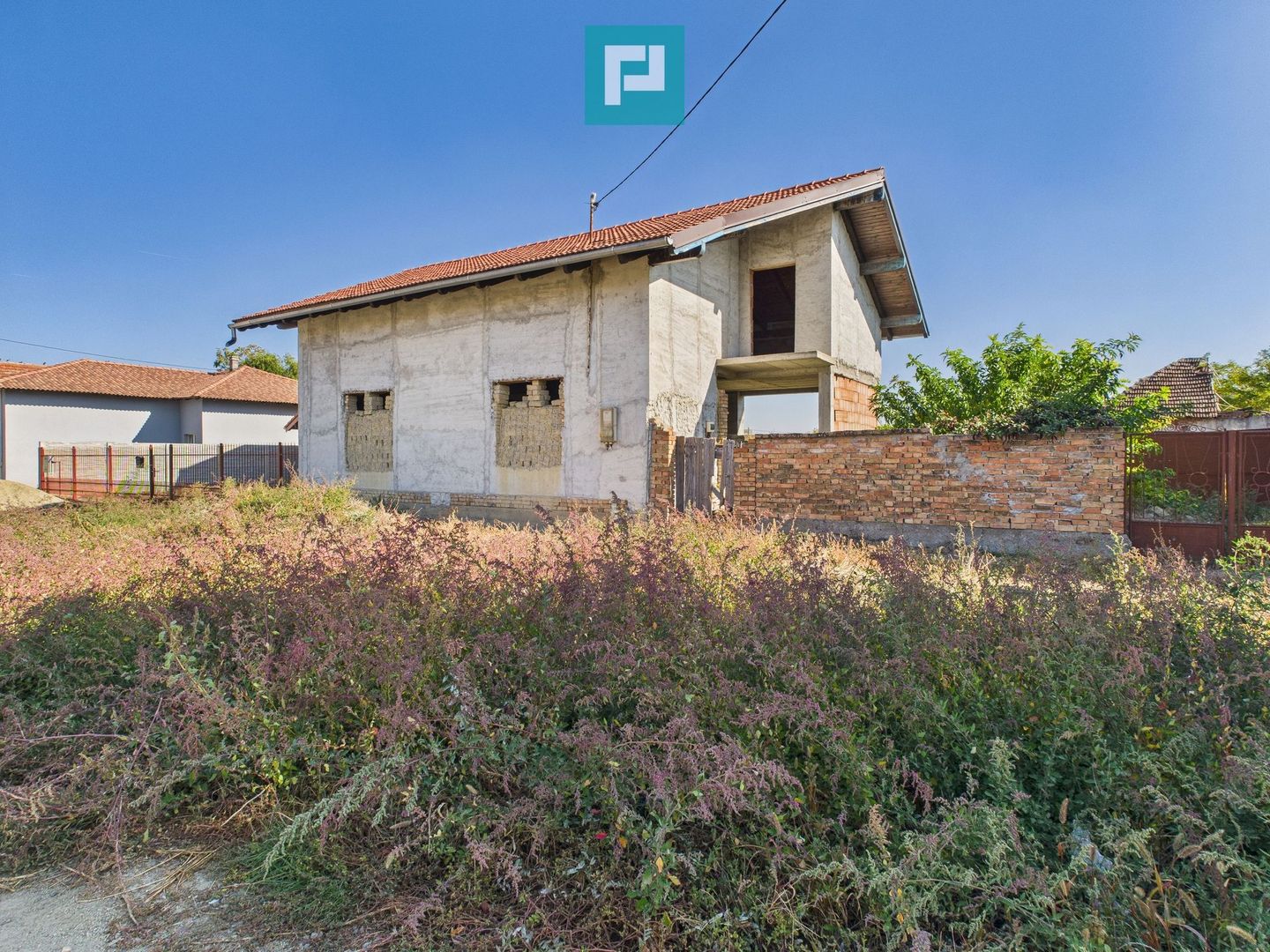 Casă la roșu cu 4 camere de vânzare - Poză 4