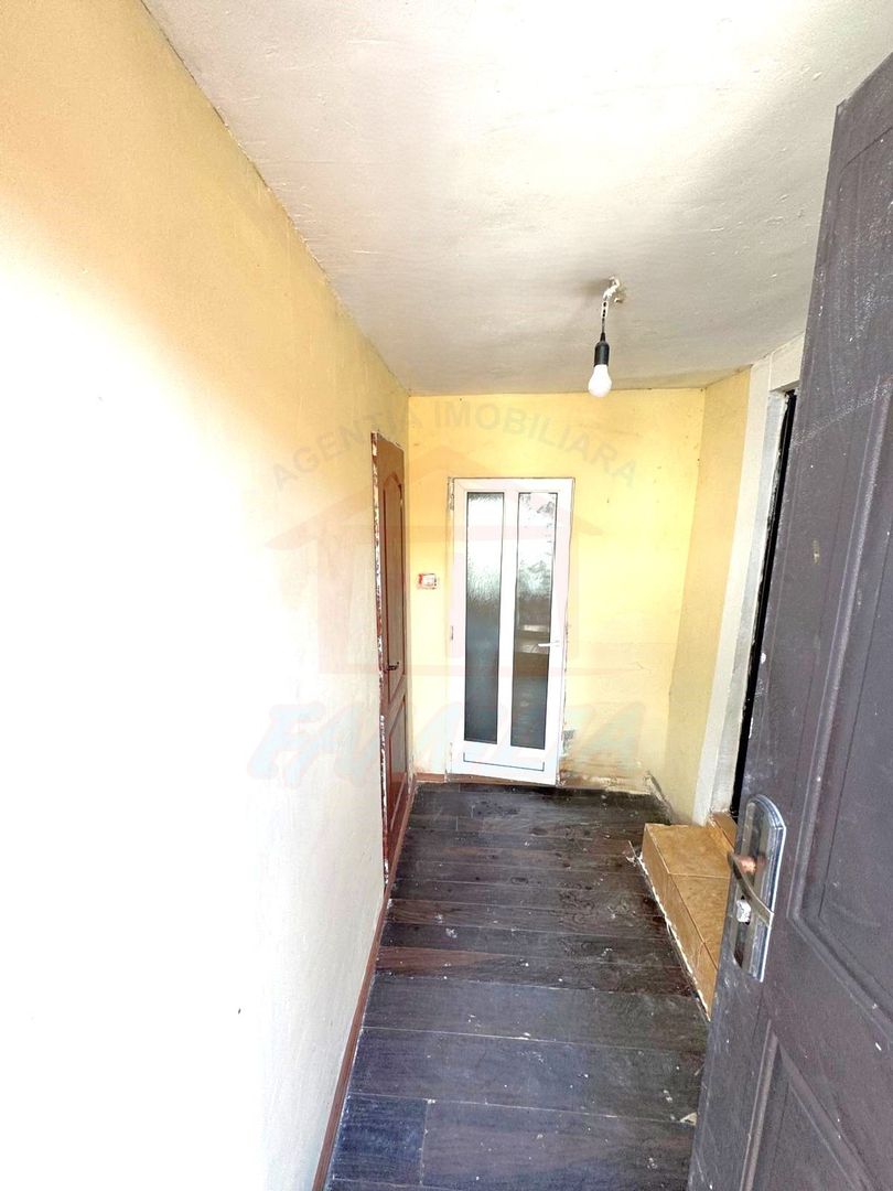 69.ooo euro, Casa la pret apartament zona Piata centrala - Poză 7