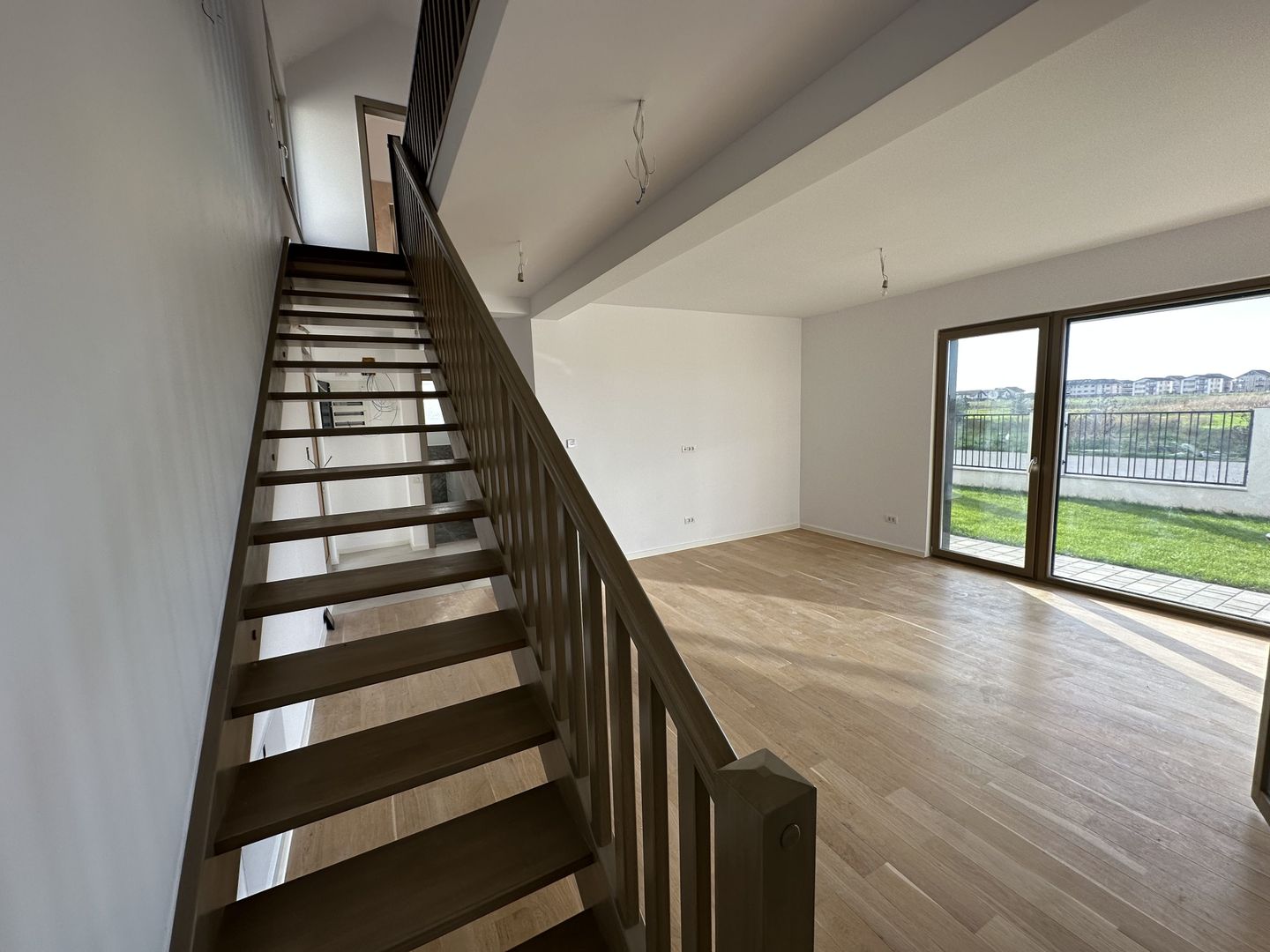 Casa cu 5 camere - Dumbravita - Poză 6