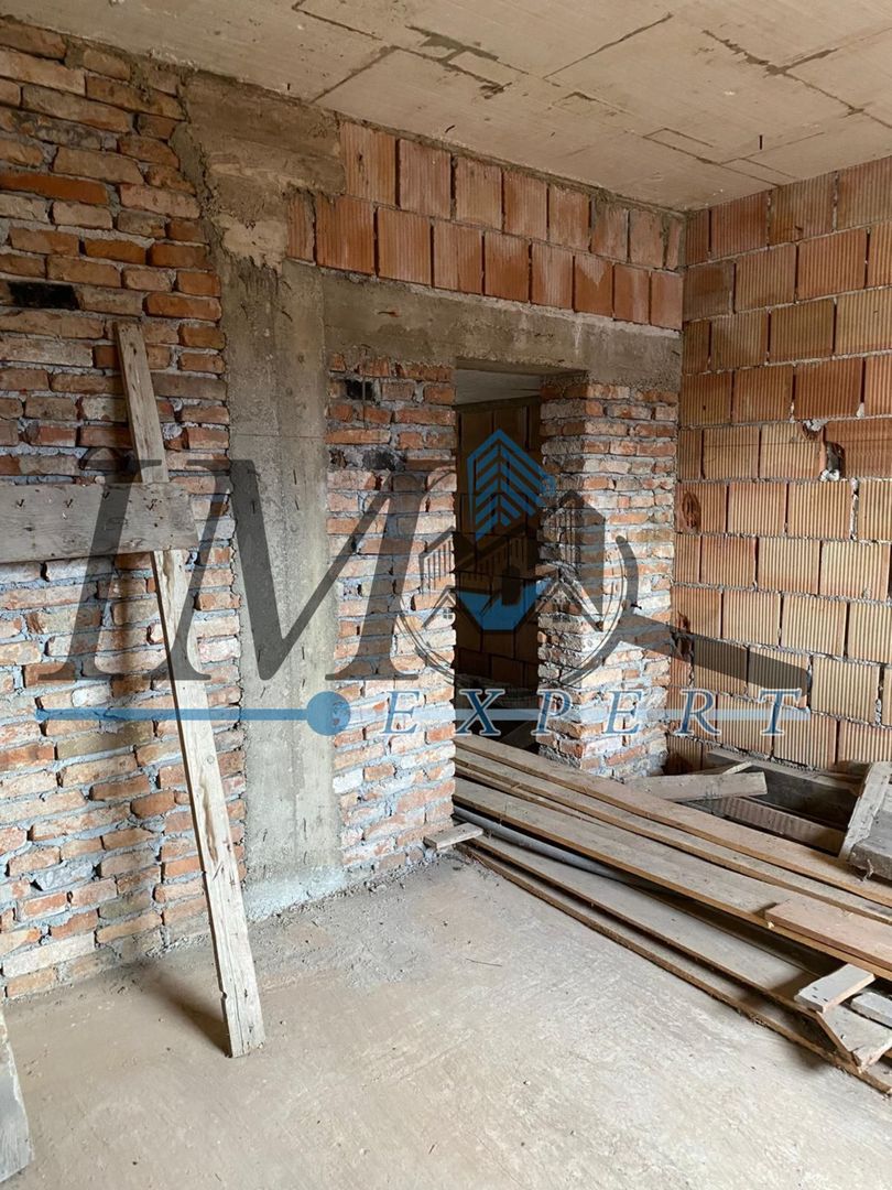 Casa de vanzare la rosu in Stremt, aproape de Alba Iulia - Poză 3