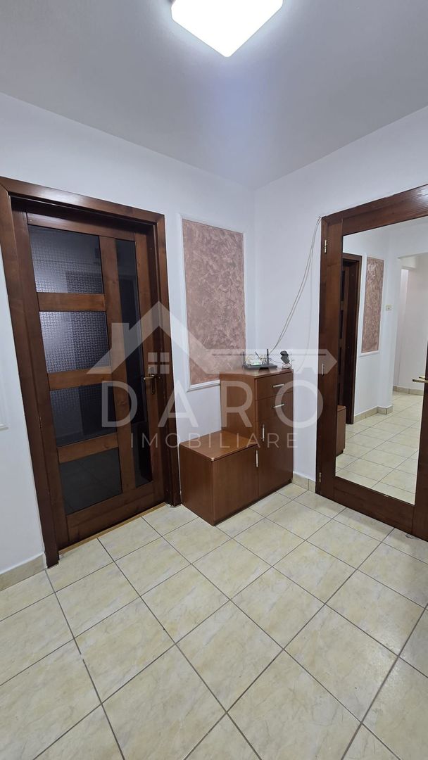 Închiriez apartament modern cu 3 camere, poziție centrala - Poză 6