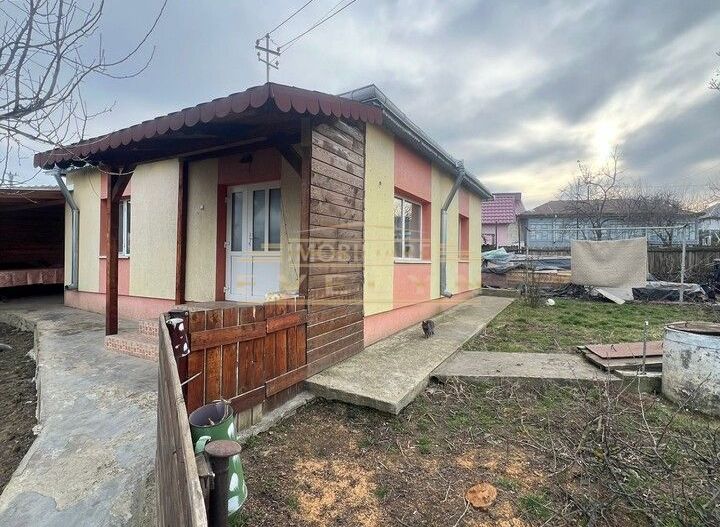 Casa + teren de vanzare in Zaicesti la strada principala, pret 75000 euro negociabil! - Poză 1