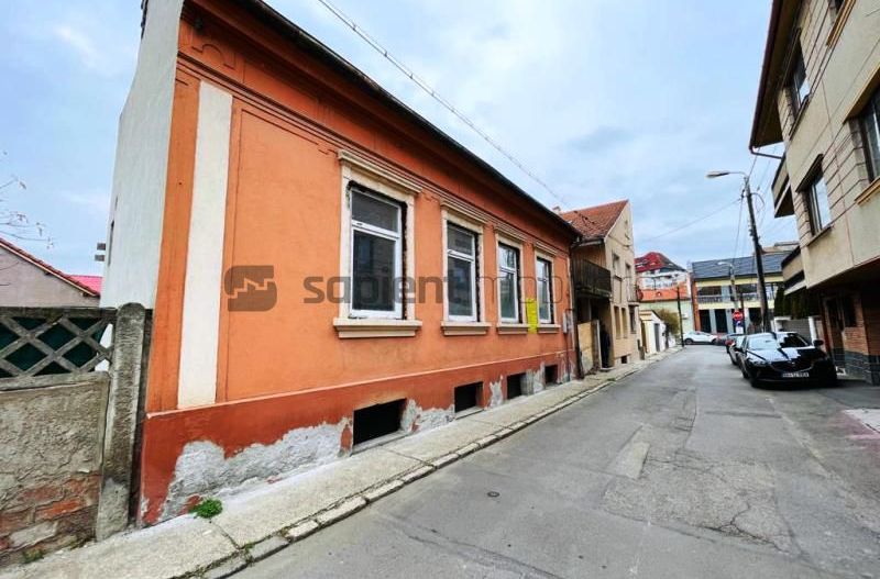 Casa situata ultracentral cu proiect autorizat - Poză 2
