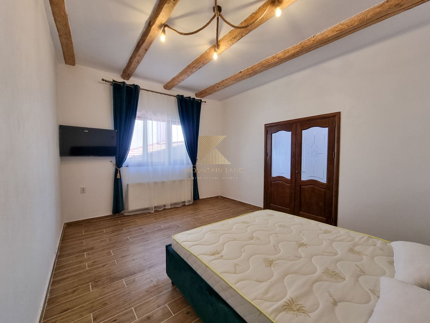 Casă individuală complet renovată, situată în centrul istoric al Brașo - Poză 15