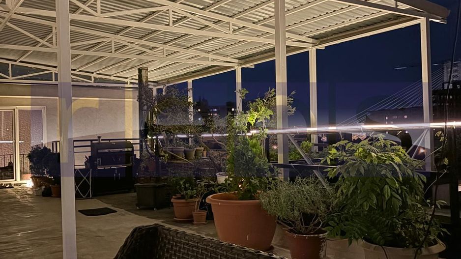 APARTAMENT DEOSEBIT DE VÂNZARE 5 CAMERE | VILA | ZONA CENTRALĂ - Poză 1