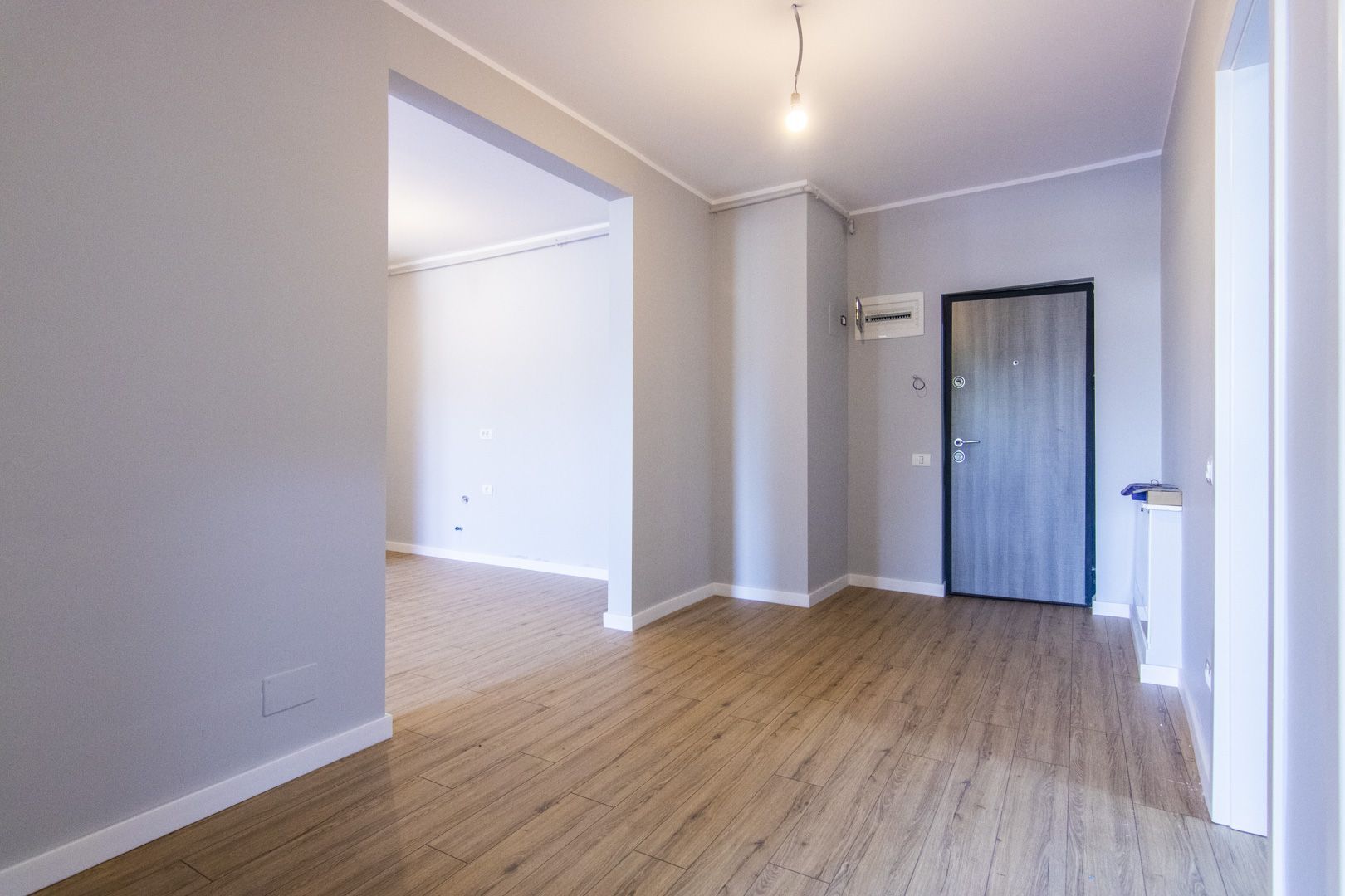 SPATIU COMERCIAL 100MP + 17 TERASA - 2 LOCURI DE PARCARE, BOXA INCLUSA 9MP - Poză 4