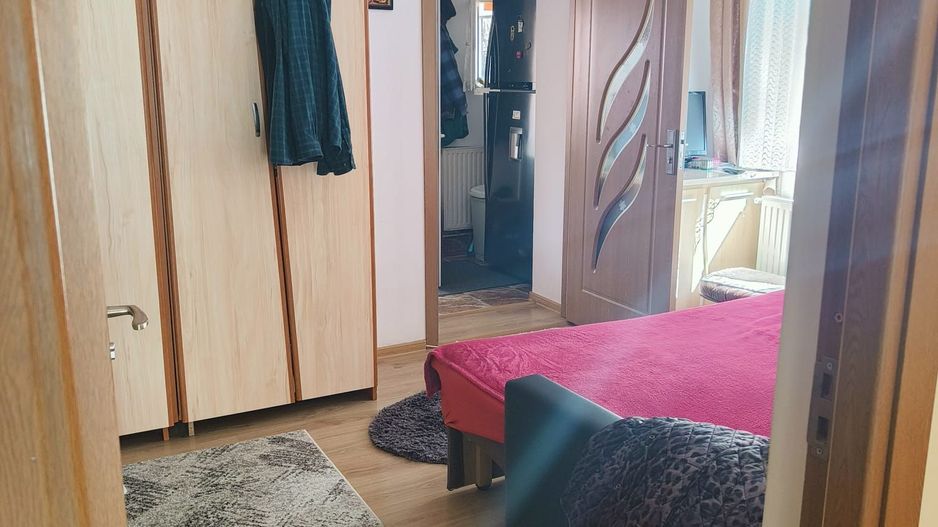 Casa singur in curte zona Astra - Poză 3