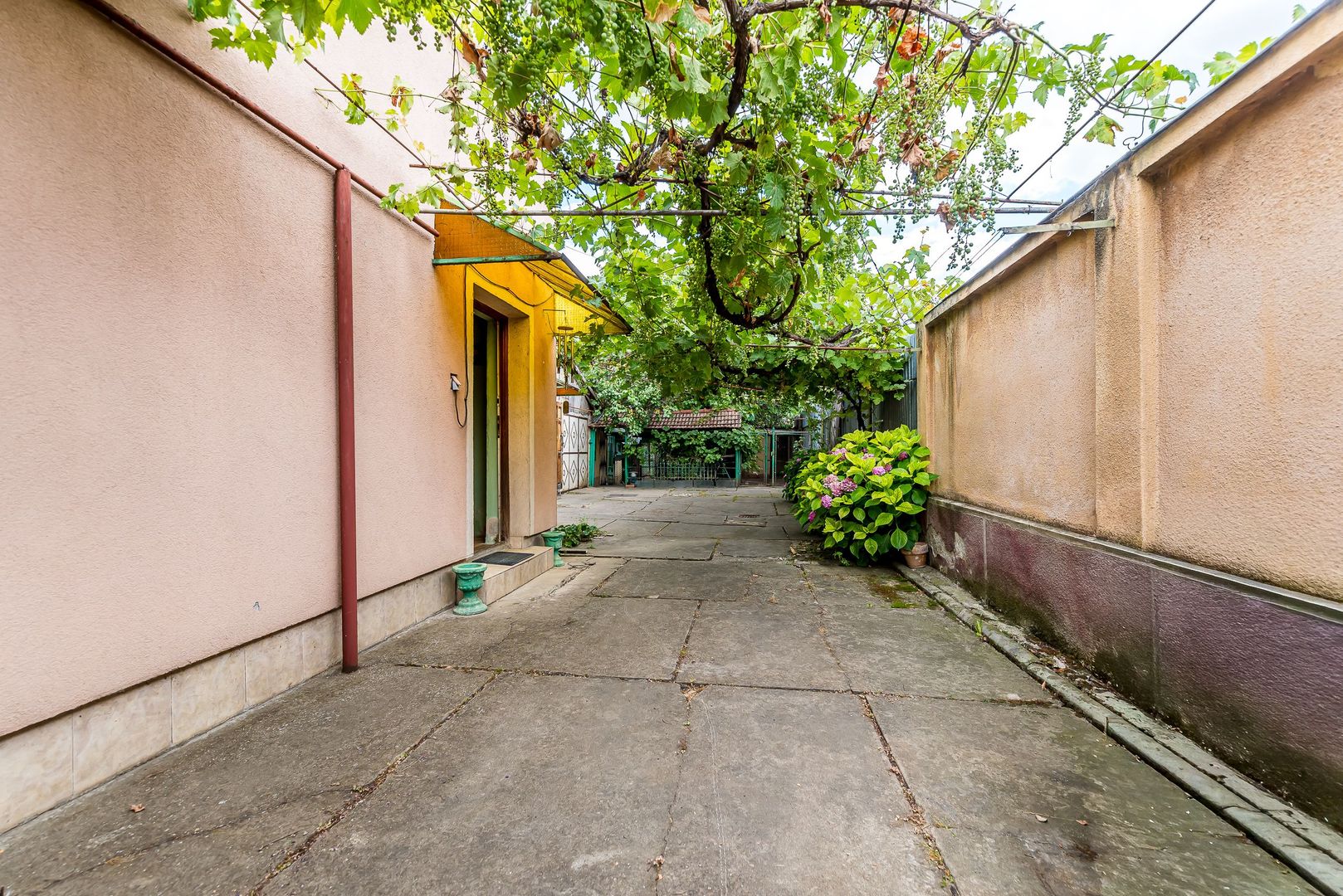 Casă cu teren de 370 mp în Zona Funcționarilor - Poză 6