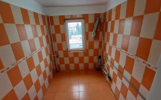 Apartament 3 camere, semidecomandat, zona Miron Costin - Poză 4