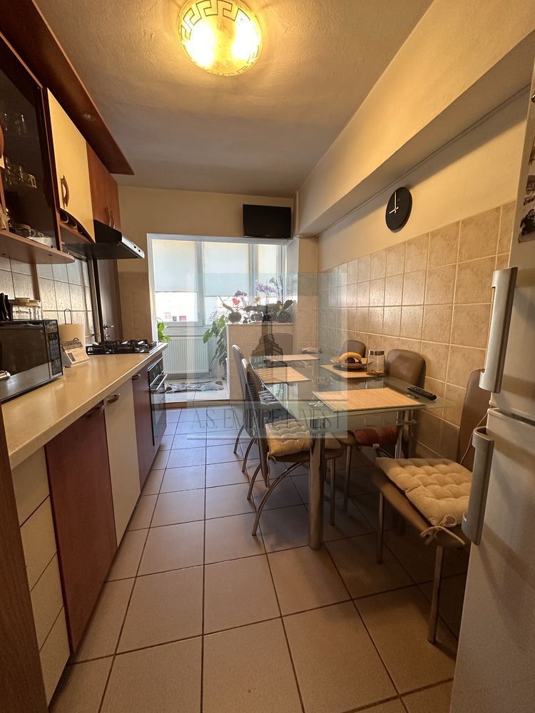 Apartament 3 camere decomandat - zona Bartolomeu - Poză 4