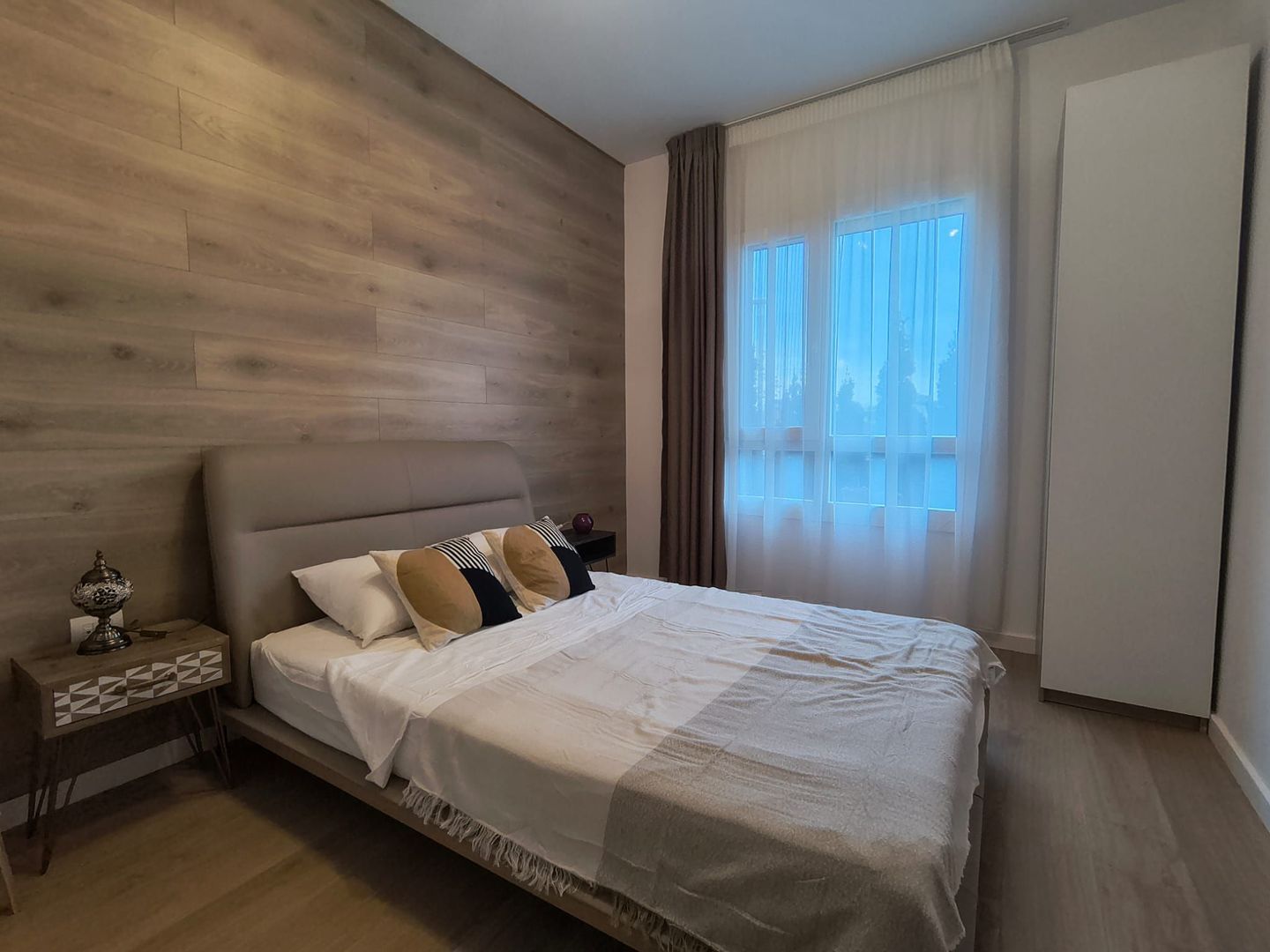 Comision 0,Inchiriere 2 cam parter,terasa proprie deosebit Laminorului - Poză 6