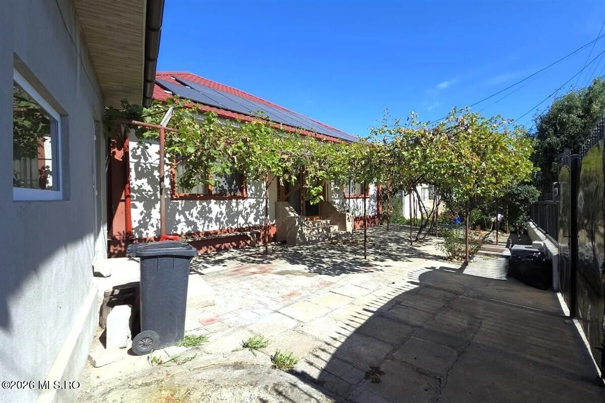 Castelu - Str. Florilor, casa din 2012, teren 737 mp si 106 mp utili - Poză 3