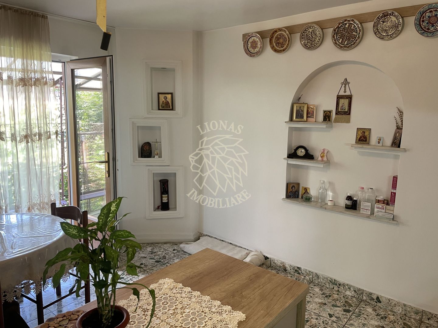 Casa 6 camere 250 mp-teren 280 mp-balcon-barbeque-garaj-Central - Poză 1