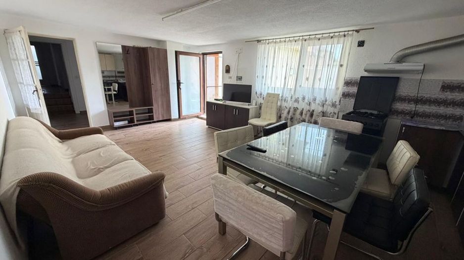 Închiriez casă individuală spațioasă 5 camere ( 200mp ) compusă din 2 apartamente cu intrare separată - Poză 6