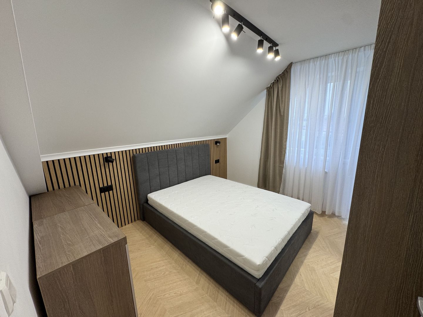 Apartament nr.5 cu 2 camere complet mobilat si utilat - Poză 1