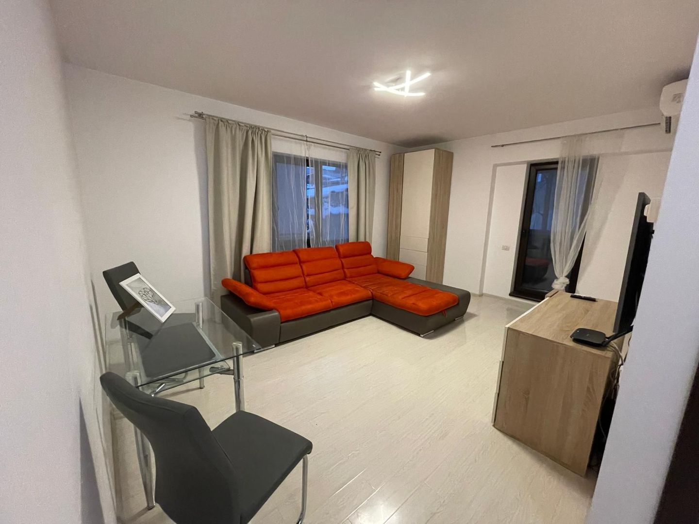 2 camere | Unirii – Str. Anton Pann | parcare subterană | etaj 1 - Poză 1