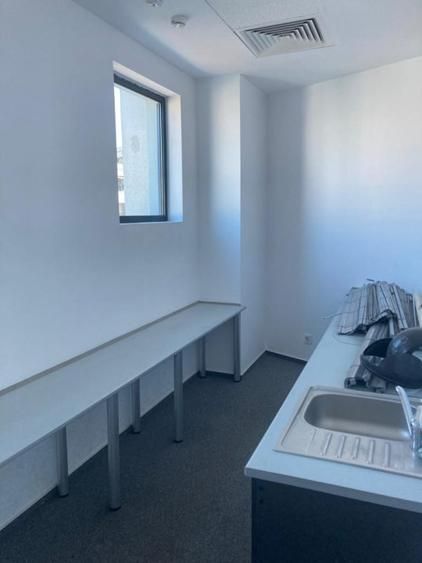 BRASADAS vinde Cladire de Birouri Inchiriat in Zona Unirii. - Poză 9