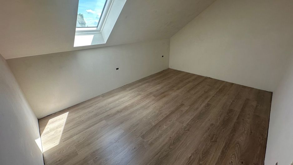 Apartment bloc nou cu lift si loc de parcare inclus - Poză 9