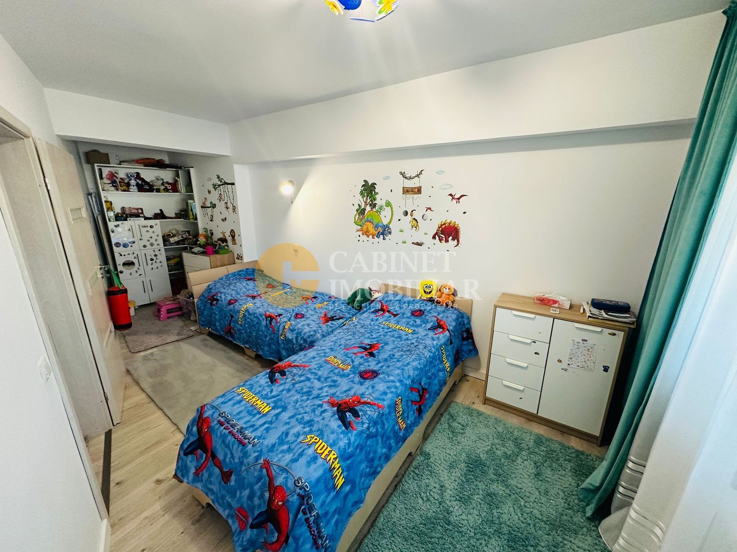 4 CAMERE RENOVAT - ETAJ 3 - BLOC DIN 1990 - ROND ZIMBRU - Poză 4