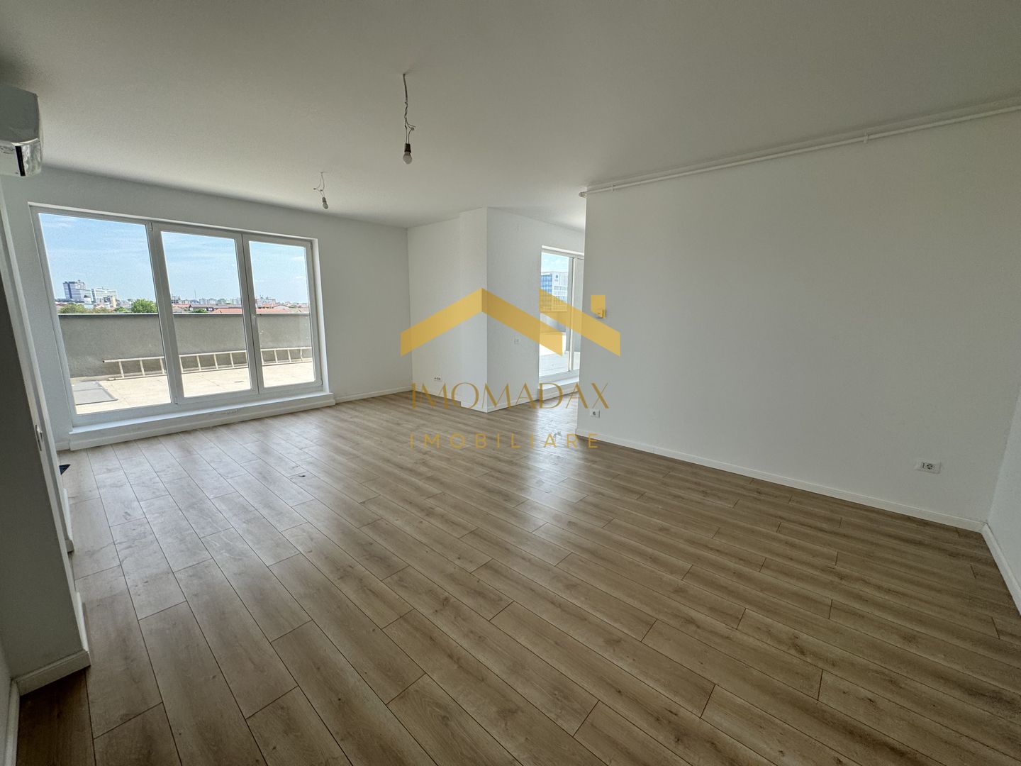 Penthouse Aradului-3 Camere-Centrala Proprie - Poză 4