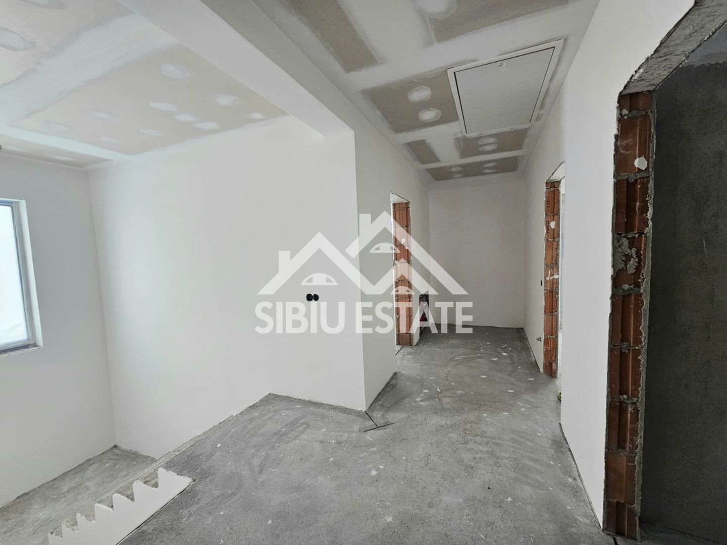 Casa mare cu carport, pivnita - Poză 8