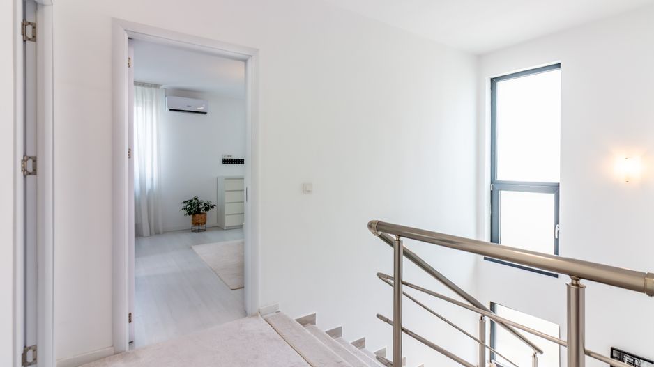 Casă / Vilă cu 4 camere de vânzare Tunari - Poză 14