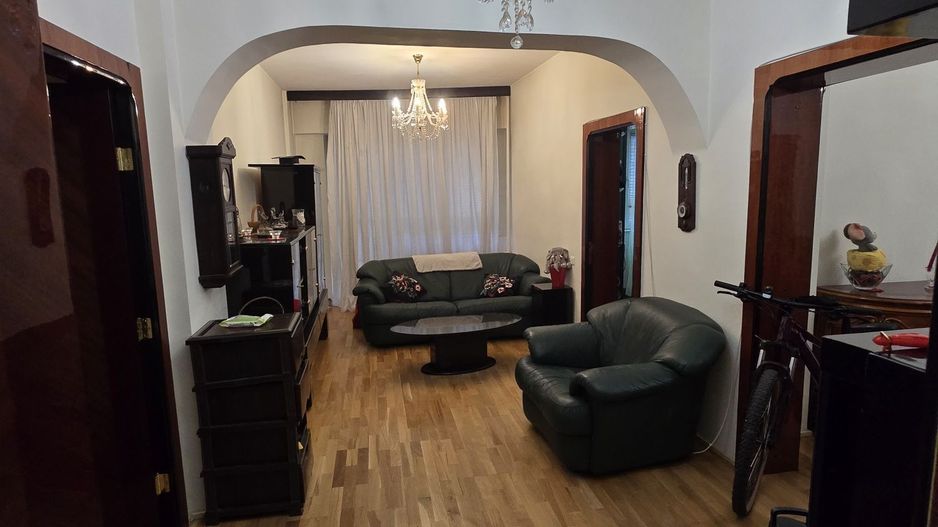 De vanzare Apartament 4 camere Vasile Lascar, Central, Creditabil - Poză 1