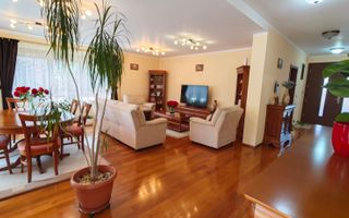 Pretabil office, camin, clinica, invatamant. 3 cai acces in cladire. - Poză 1