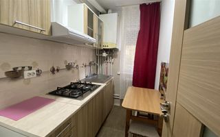 Apartament 2 camere, semidecomandat, zona Cetate. - Poză 3