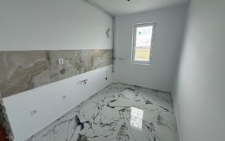 Decomandat. TVA 21% si 1 loc de parcare incluse in pret - Poză 1
