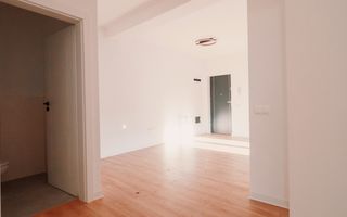 Apartament 2 camere de vanzare la cheie balcon curte Selimbar - Poză 4