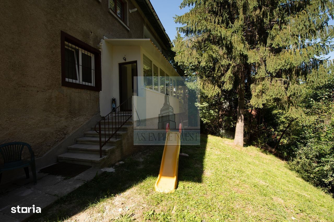 Apartament elegant în zona centrală, cu curte și intrare individuală - Poză 2