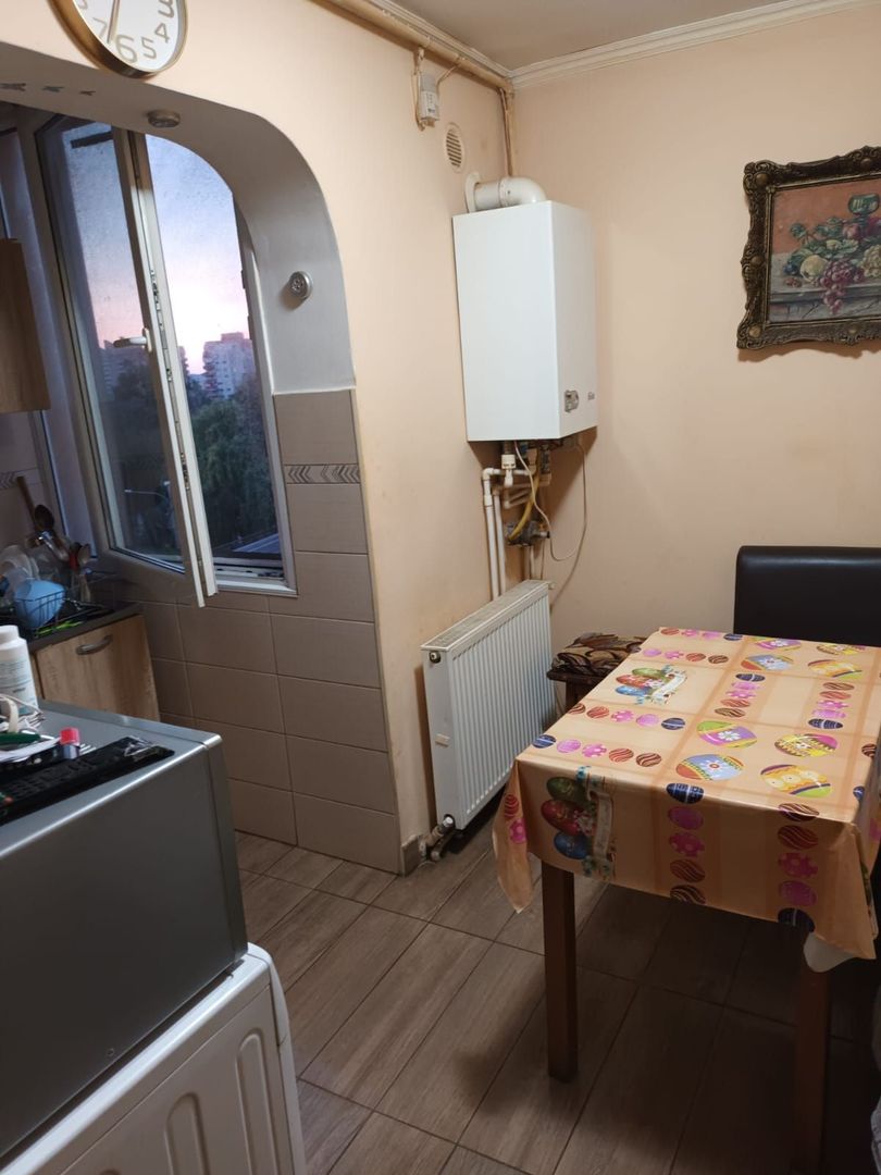 Ag EUROPA vinde ap 2 cam 68mp la etajul 6 în zona BURDEA. - Poză 2