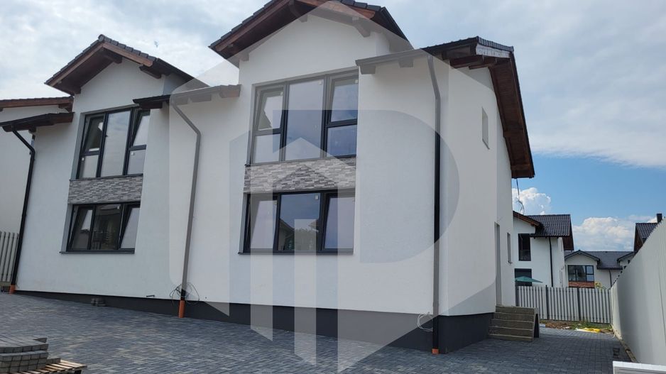 Duplex 4 Camere 2 Bai 2 locuri de parcare - Teren generos - Poză 1