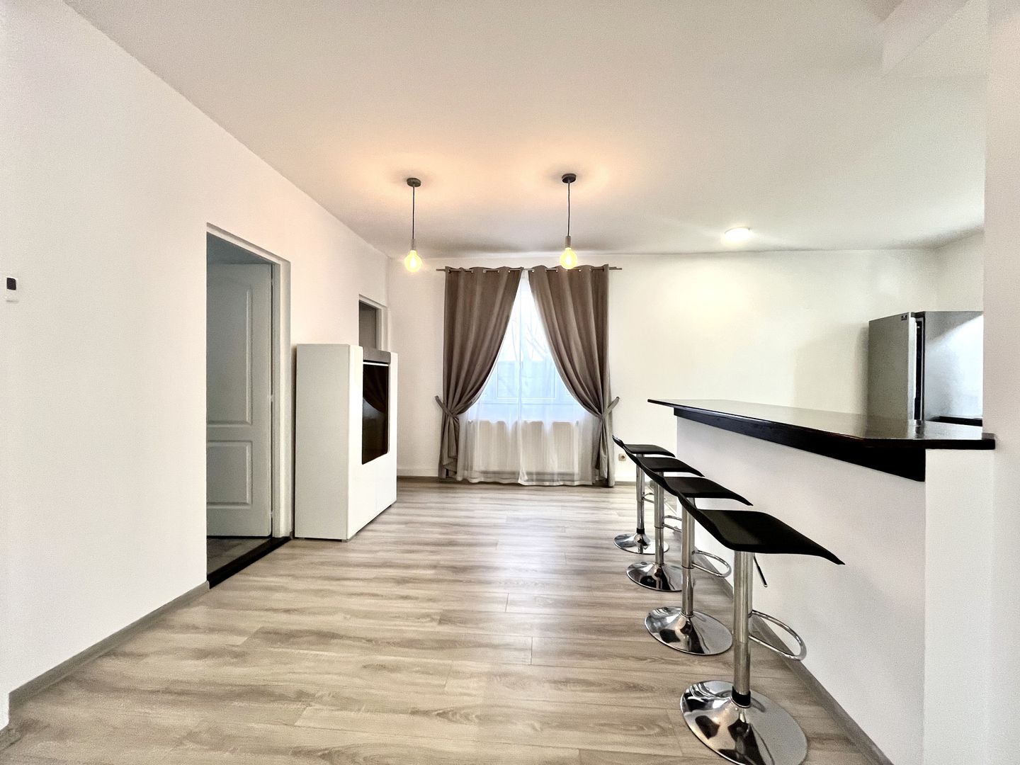 Casă luminoasă cu curte și garaj, perfectă pentru familie | Braytim - Poză 10