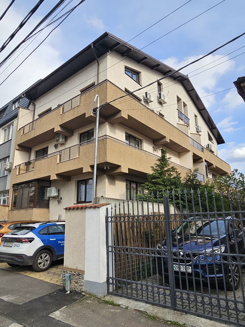 Apartament 3 camere si loc de parcare - Poză 12
