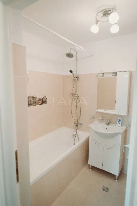 Apartament modern cu 2 camere în zona Clujana. - Poză 8