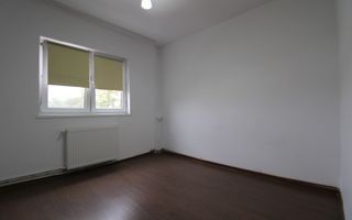 Zona Lipovei, 4 camere + 2 bai, centrala proprie, PET-FRIENDLY - Poză 12